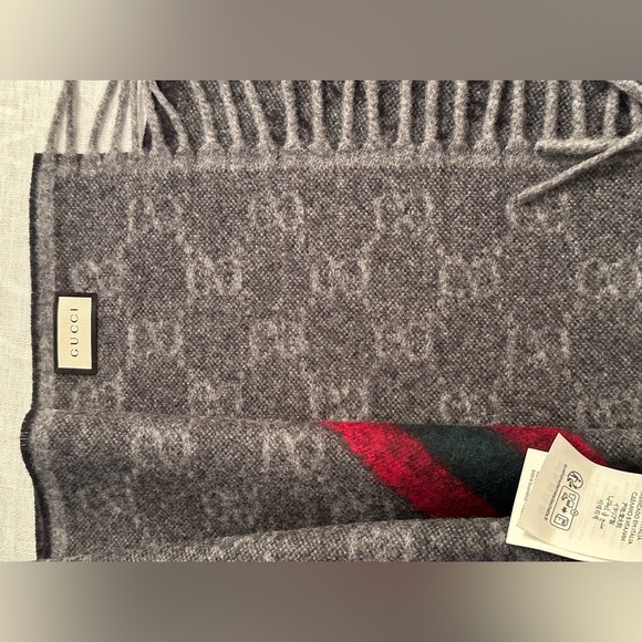 UNISEX GUCCI SCARF / NEW WITH TAG - Picture 9 of 9